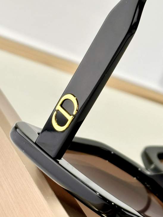 Picture of Dior Sunglasses _SKUfw76988811fw